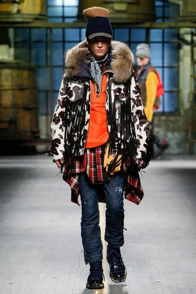 Look 17